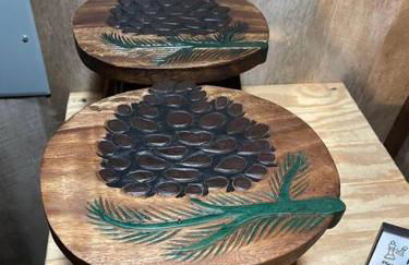 Rustic Chic Alabama Cabin w Loft Fire Pit Pet Friendly Fenced Yard Lake Guntersville - Lucky Lodge - Foto 43