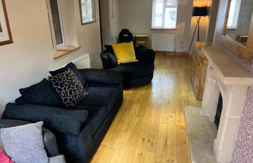 Cosy 3 Bed Cottage-Gloucester-Parking-Garden-Free Hot Tub Weekends-Work or Leisure - Foto 29