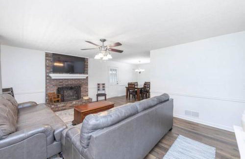 Sleeps 8, Lake Lanier Hidden Gem - Foto 8