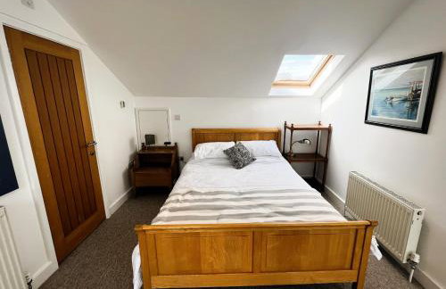 North Quay - Pet friendly Luxury Townhouse overlooking Bembridge Harbour - Photo 45