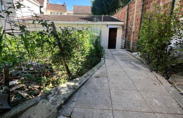 Renovated Gem 15 mins train to Paris - Foto 2