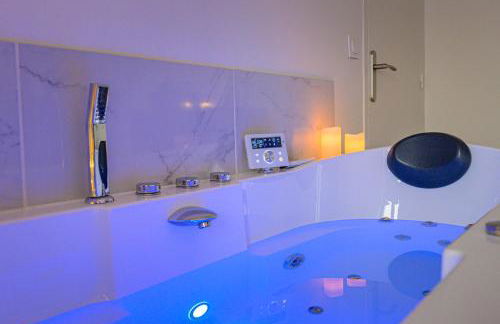 Cinéma & Jacuzzi aux Étoiles - CasaBianca Suite - Foto 13