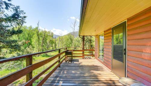 Dog Friendly: Cabin w/ Yard & Mtn Views in Cascade - Photo 2