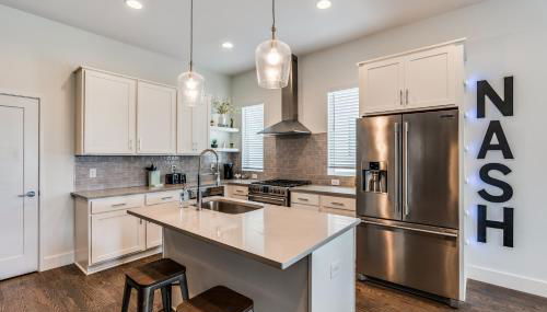 Nash House & Bars of Broadway with Patio Bar and Views! 8min Downtown! Sleeps 12! - Foto 4, stove, pet friendly