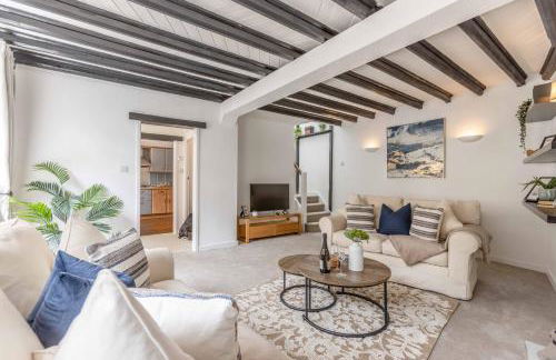 2BR Cottage and Parking, 10 Mins to Windsor - By Tempstay - Foto 1