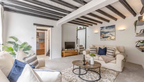 2BR Cottage and Parking, 10 Mins to Windsor - By Tempstay - Foto 1