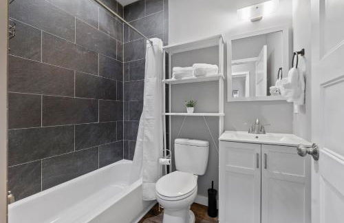 Secret Pool Cabana- Mins to Downtown and Beach - Foto 23