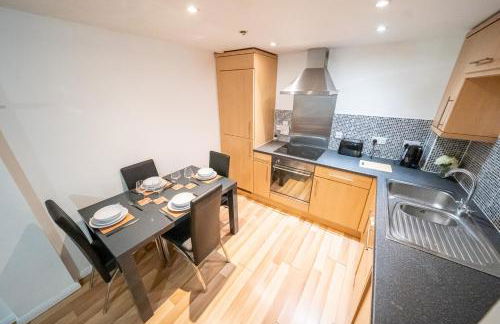 Spacious 2 Bedroom 6 Minute Drive from Huddersfield Town Centre - Ideal Stay - Foto 9