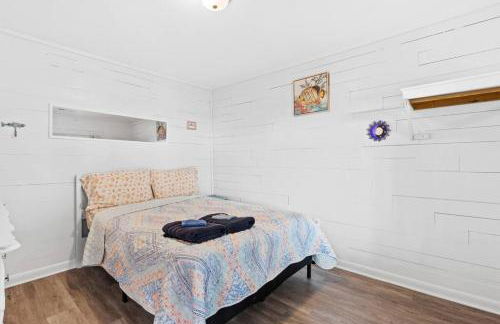 Dolphin Cove - Whole WATERFRONT House with Dock - Foto 30