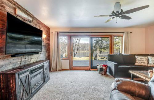 Pet-Friendly Tomahawk Home Deck and Private Hot Tub - Foto 3