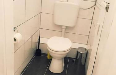 Apartment City Süd- 5 Zimmer_15 Personen _ Komplett_eingerichtet - Foto 16