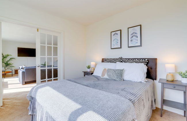 Arlington Stay with Easy Metro and Business Access - Photo 13