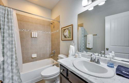 Stunning Peyton Retreat with Game Room, Private Yard - Foto 18