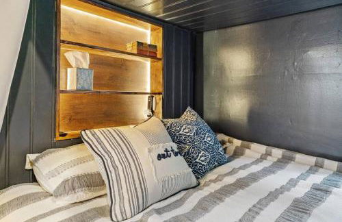 Two Cottages w/ Patios - Close to Beach - Foto 26