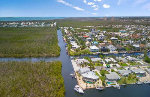 Salty Sunrise by Distinctive Beach Rentals - Foto 64