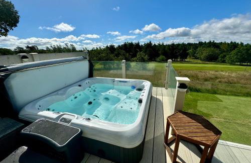 Hot Tub Lodge with Panoramic Views & Free Golf - Foto 17
