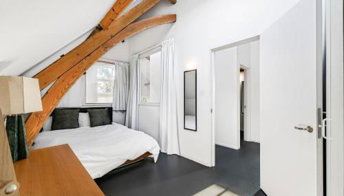 Schoolbell Mews full 3 bedroom 2 bathroom architect designed mews house Fabulous Bow, Victoria Park Location - Foto 4, wardrobe