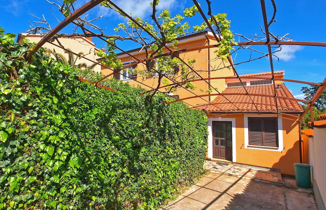 Apartment 1077 - Photo 46