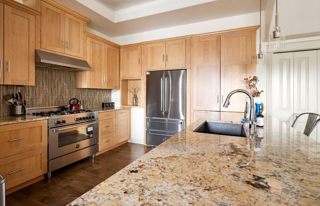 Rooftop Deck Walk to River Downtown Fire pit - Foto 24