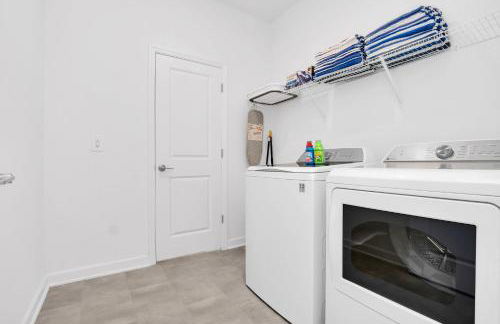 5BR Family Haven Near Disney with Private Pool - Foto 39