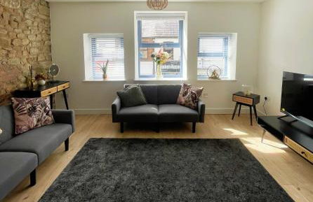 High Street Apartment - Photo 8