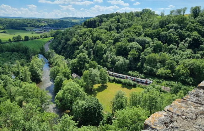 Lodge in Durbuy With Hot Tub & Valley Views - Photo 23