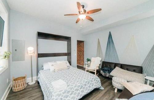 Walkable and Spacious Apt - Parking -- GroupStay - Foto 12