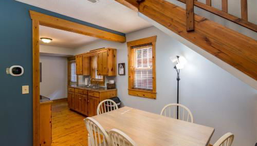 Canadian Hemlock . Trailside Lodging - Foto 5