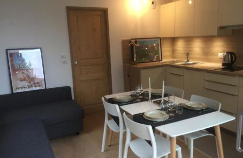 Méribel 2 pièces avec cabine, centre, proche commerce et pistes avec parking et wifi état neuf - Foto 4