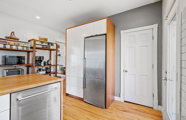 Maple Manor - Photo 8