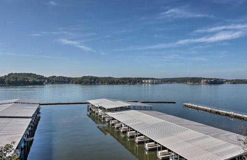 Pool Access and Boat Slip Lake Ozark Condo! - Foto 21