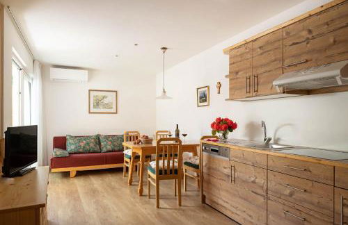 Kreuzwegerhof Nals - Historic Nature Stay with Pool near Meran & Bozen - Photo 37