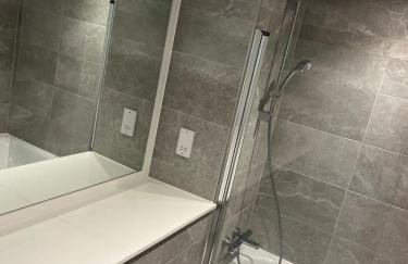 Joyful Group - Stylish 2 Bedroom Duplex with Sofa Bed in Salford M5 - Foto 10