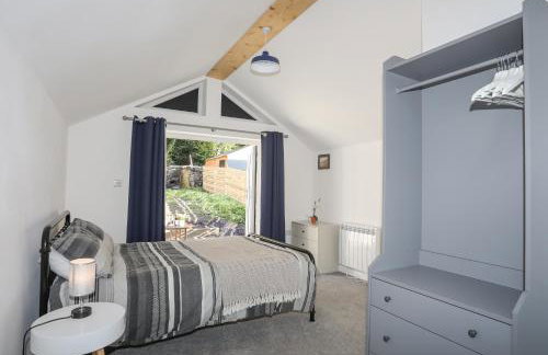 4 Ty Person - Photo 19