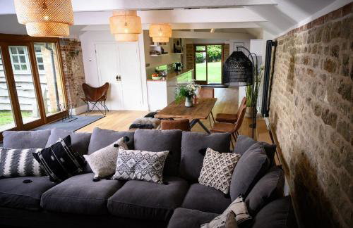 The Barn House - Swimming Pond,Jacuzzi,Chicks! - Foto 2