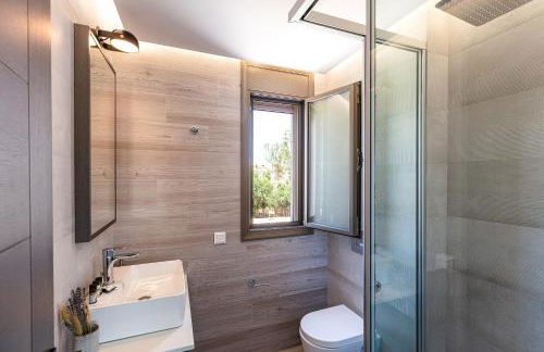 Lagoon Seaside Villa, Sumptuous Retreat,By ThinkVilla - Photo 51