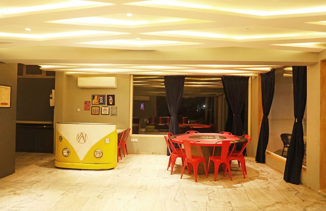 Sports Bar Villa by Shiloh Stays - Photo 20