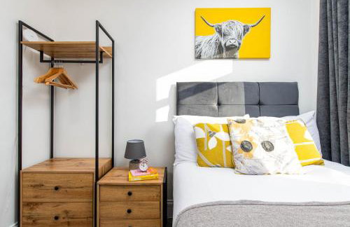 NEW Groups & Contractor Stays-5Bed-2Bath-Parking-By FabAccommodation - Foto 20