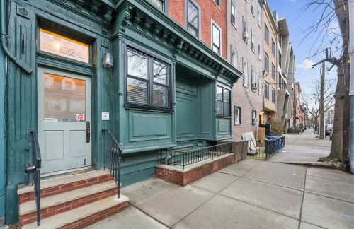 10Min to NYC - 2BR/2.5Bath-3Beds-Free Parking-No Chores - Foto 19