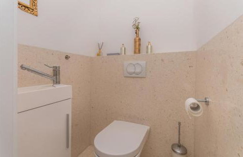 4 Bedroom Cozy Home In Donja Jagodnja - Foto 37