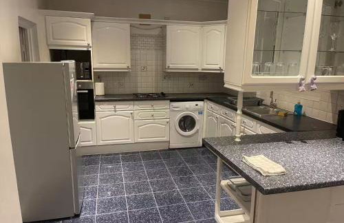 Hendon Home - Photo 4