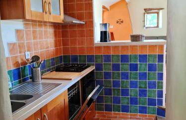 Maison charmante à Saint-Georges-de-Luzençon avec jacuzzi - Foto 7