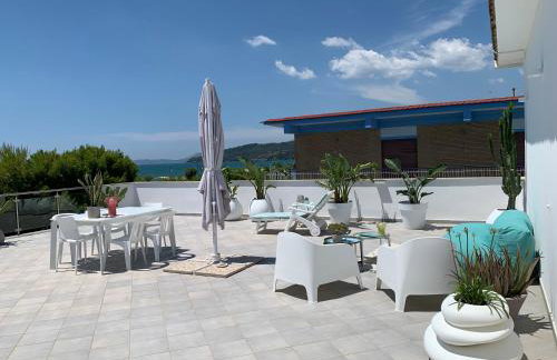 Dove il tramonto incontra il mare, attico panoramico a due passi dalla spiaggia - Foto 29