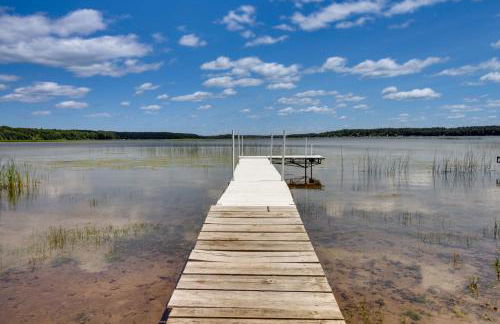 Lakefront Motley Cabin with Private Deck and Dock! - Foto 26