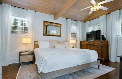 Santa Barbara Beach Cottage - Photo 20