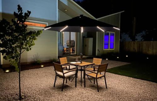 15 Min to Downtown with Backyard & Parking - Foto 5