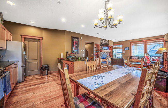 Treetop Getaway Ski In and Out Sleeps 10 - Foto 13