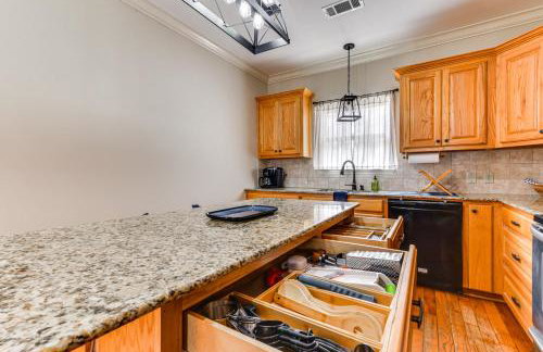 Lakefront Oscar Home with Game Room and Boat Dock! - Foto 11