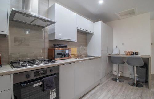 The Larky - Modern 2 Bed Cottage in Larkhall - Photo 8