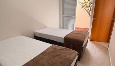 Casa inteira 2 quartos e churrasqueira - Foto 3